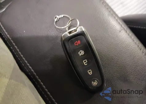 2019 Ford Escape Titanium z USA, uszkodzony, nr VIN 1FMCU9J92KUC13199